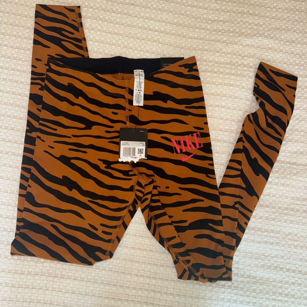 Nike Animal Print Leggings - Black and Brown